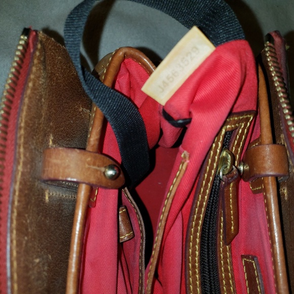 Handbags - Picture 6 of 7